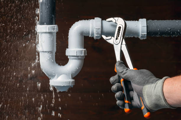 Professional Sewer Line Repair technician working in New London, IA